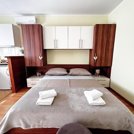 Apartments Vila Miranda Vodice Exterior photo